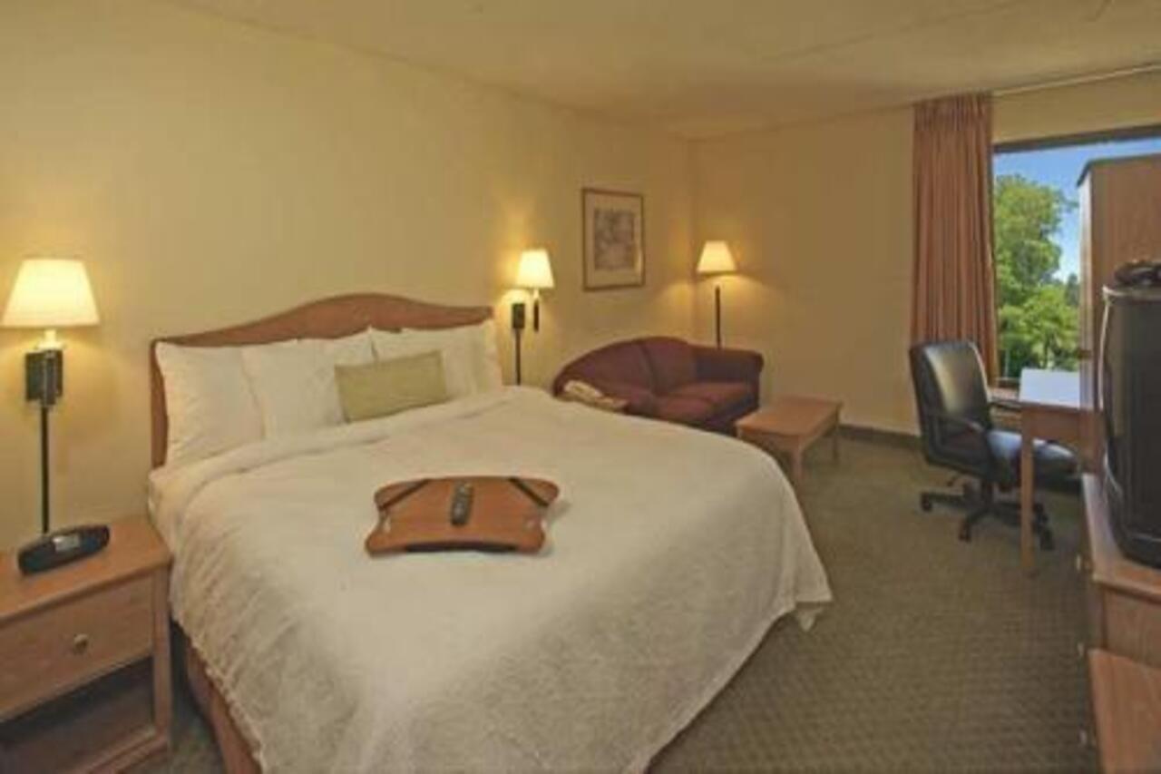 Hampton Inn Overland Park Exterior photo