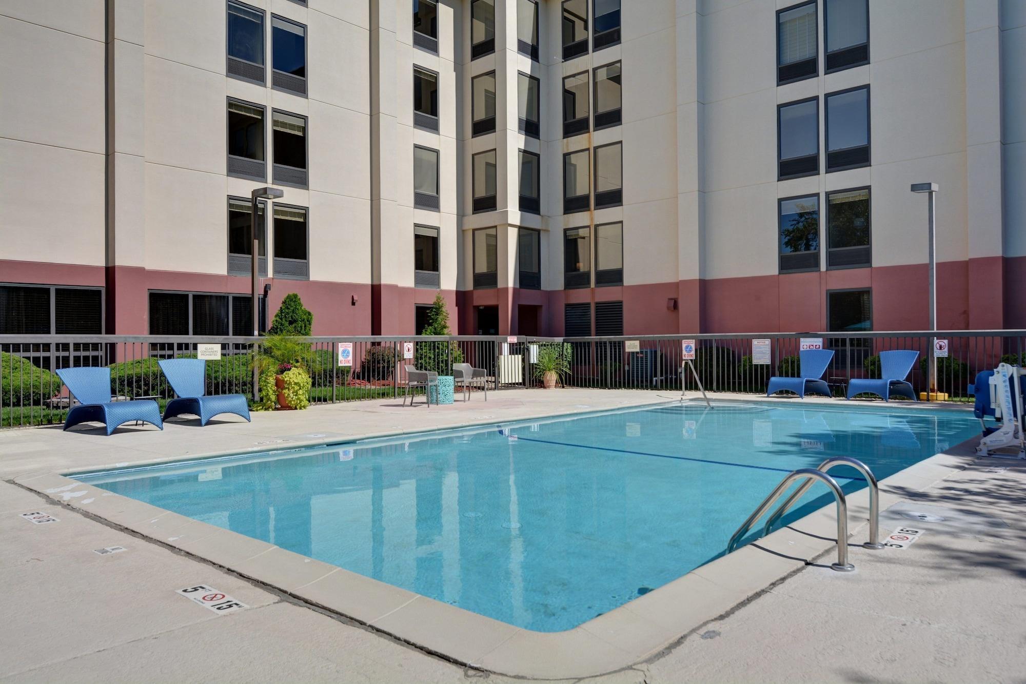 Hampton Inn Overland Park Exterior photo