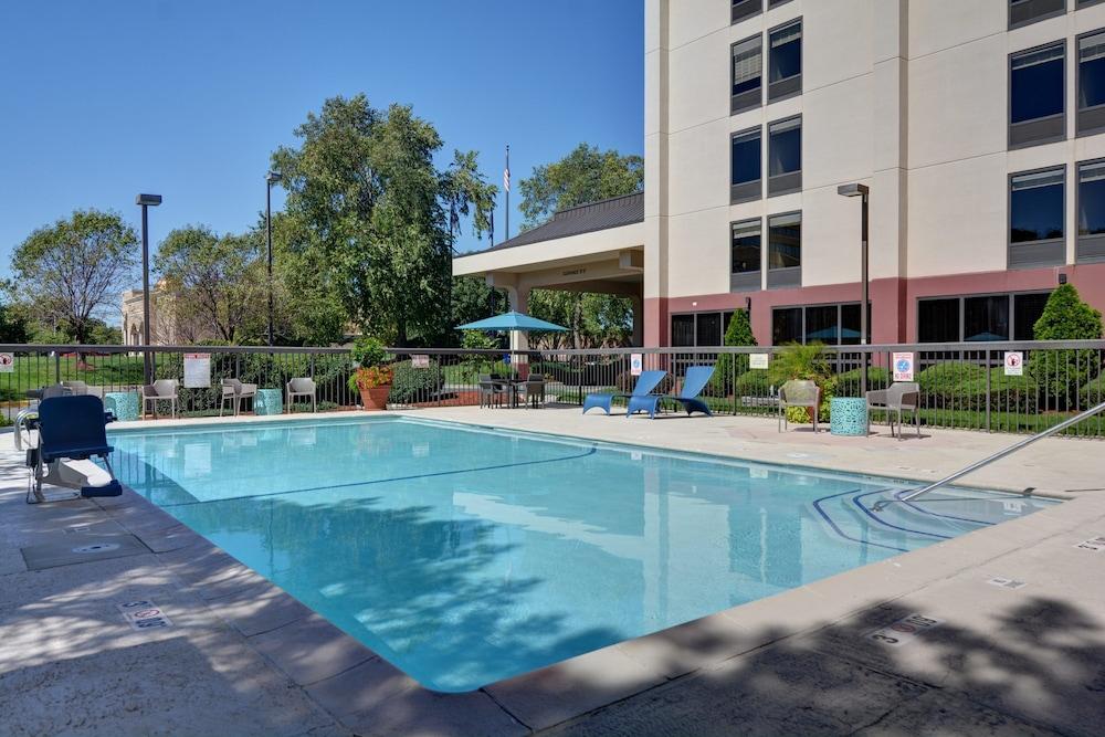 Hampton Inn Overland Park Exterior photo