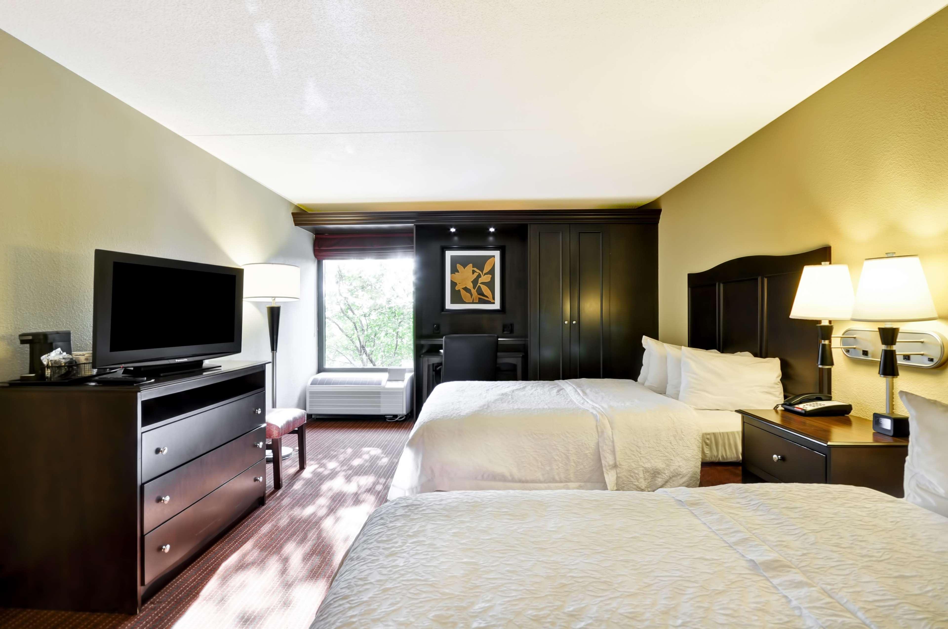 Hampton Inn Overland Park Exterior photo
