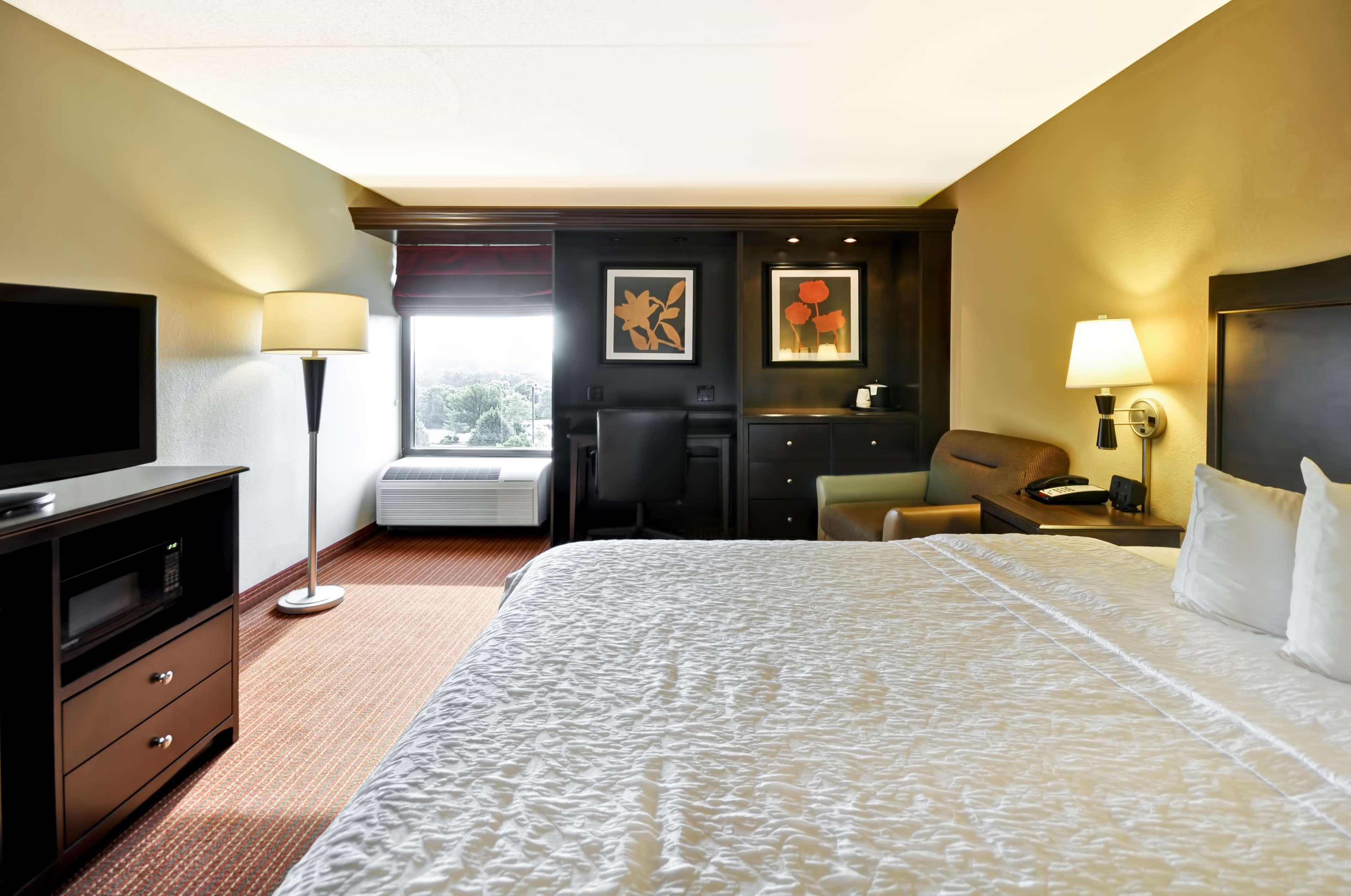 Hampton Inn Overland Park Exterior photo