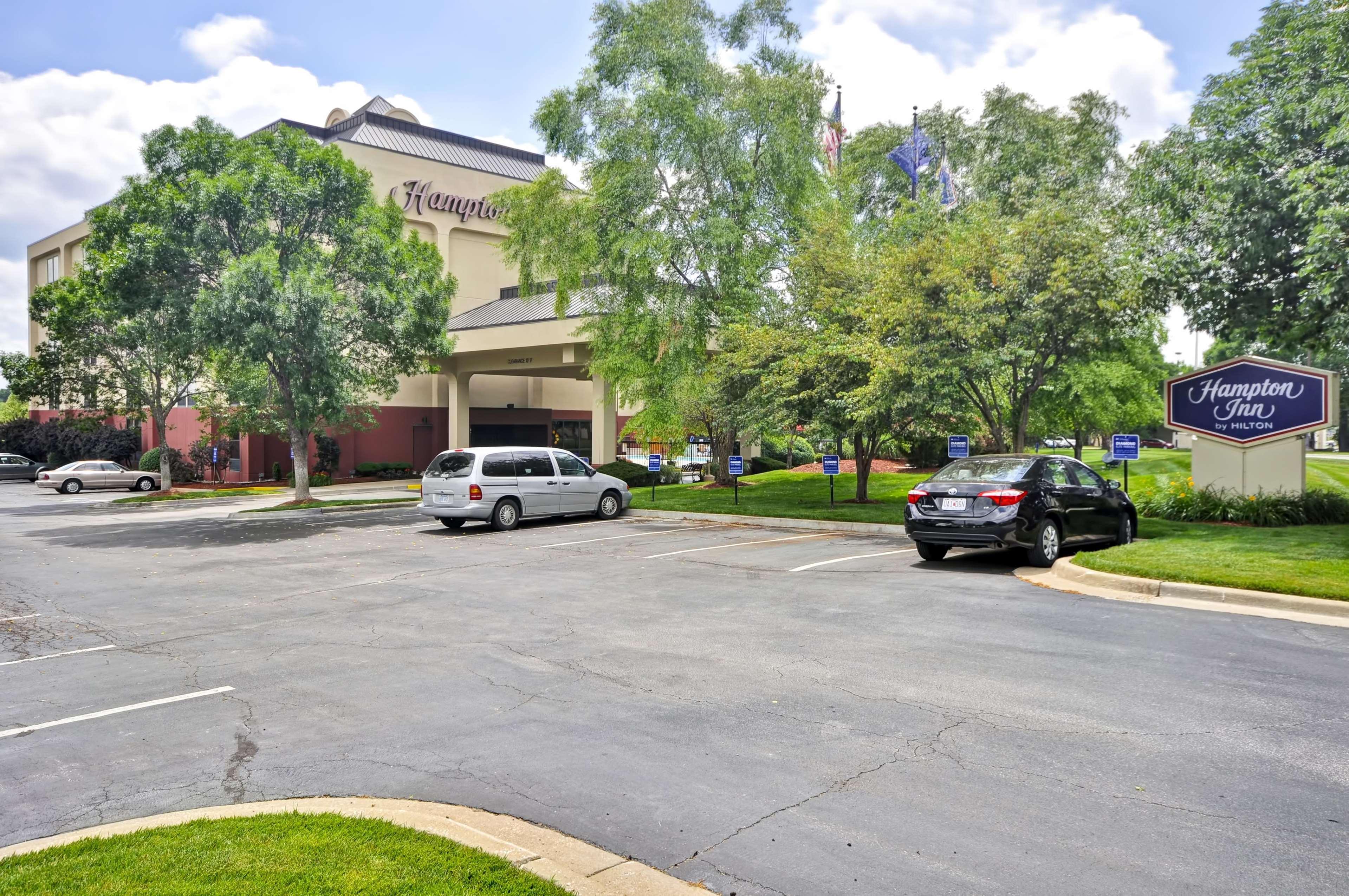 Hampton Inn Overland Park Exterior photo