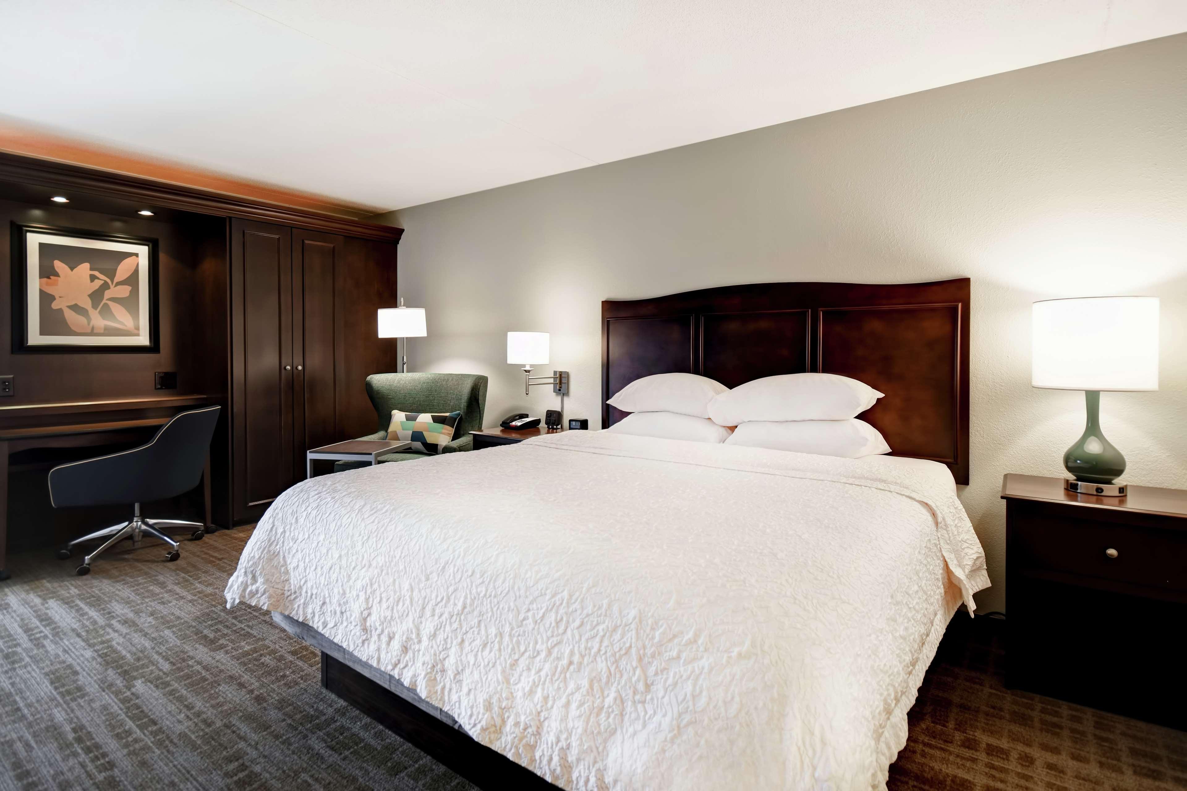 Hampton Inn Overland Park Exterior photo