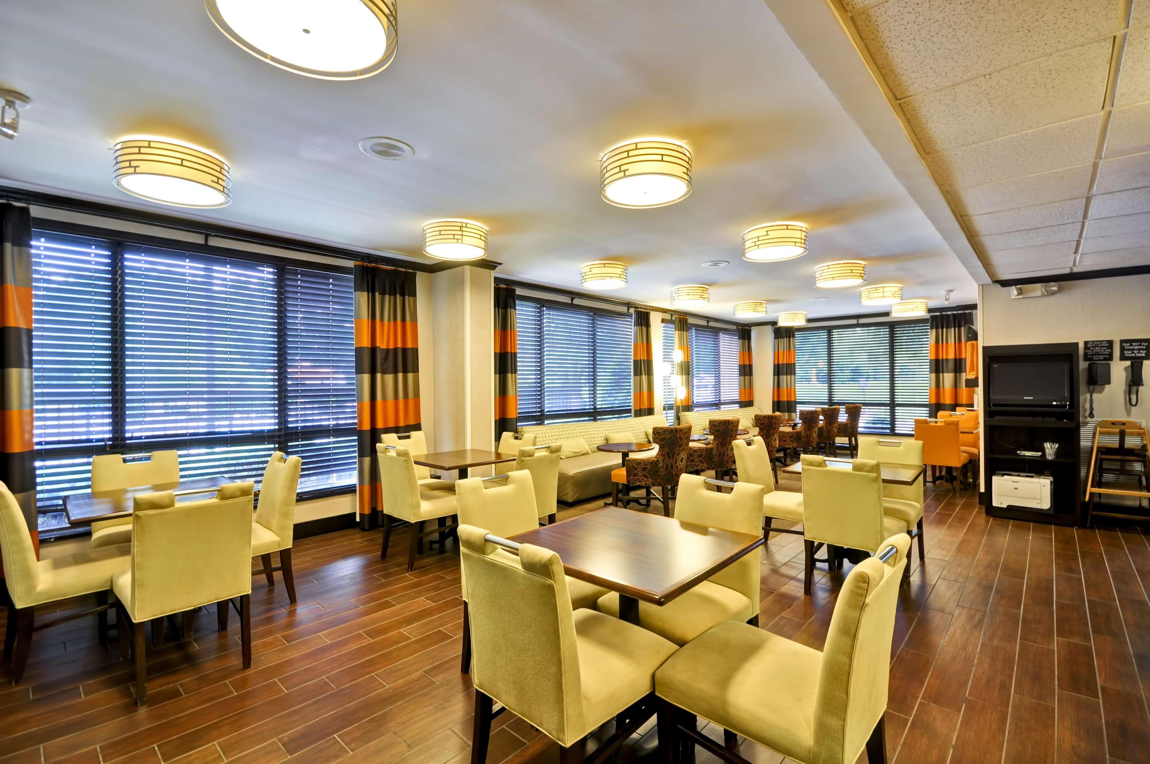 Hampton Inn Overland Park Exterior photo