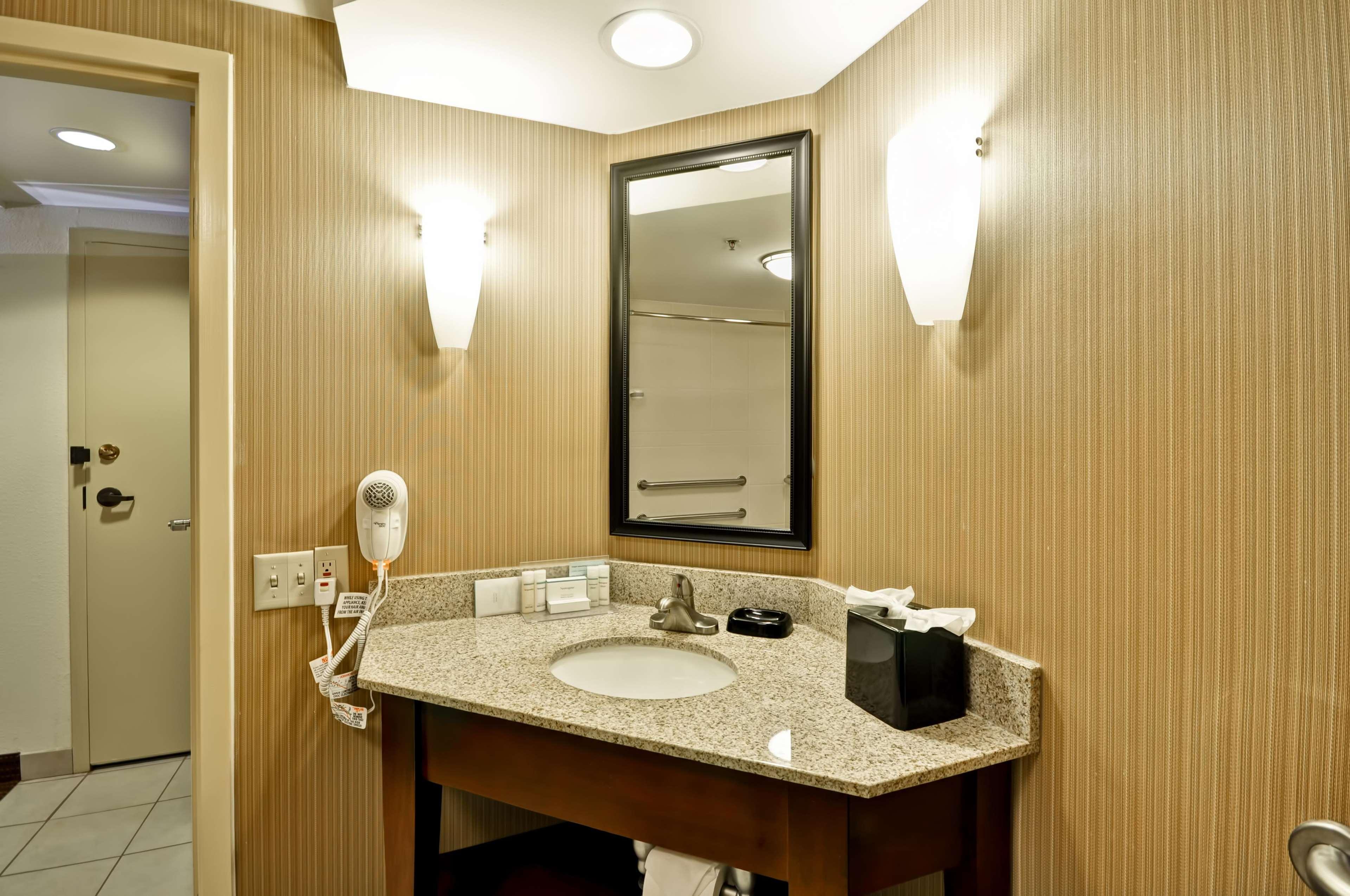 Hampton Inn Overland Park Exterior photo