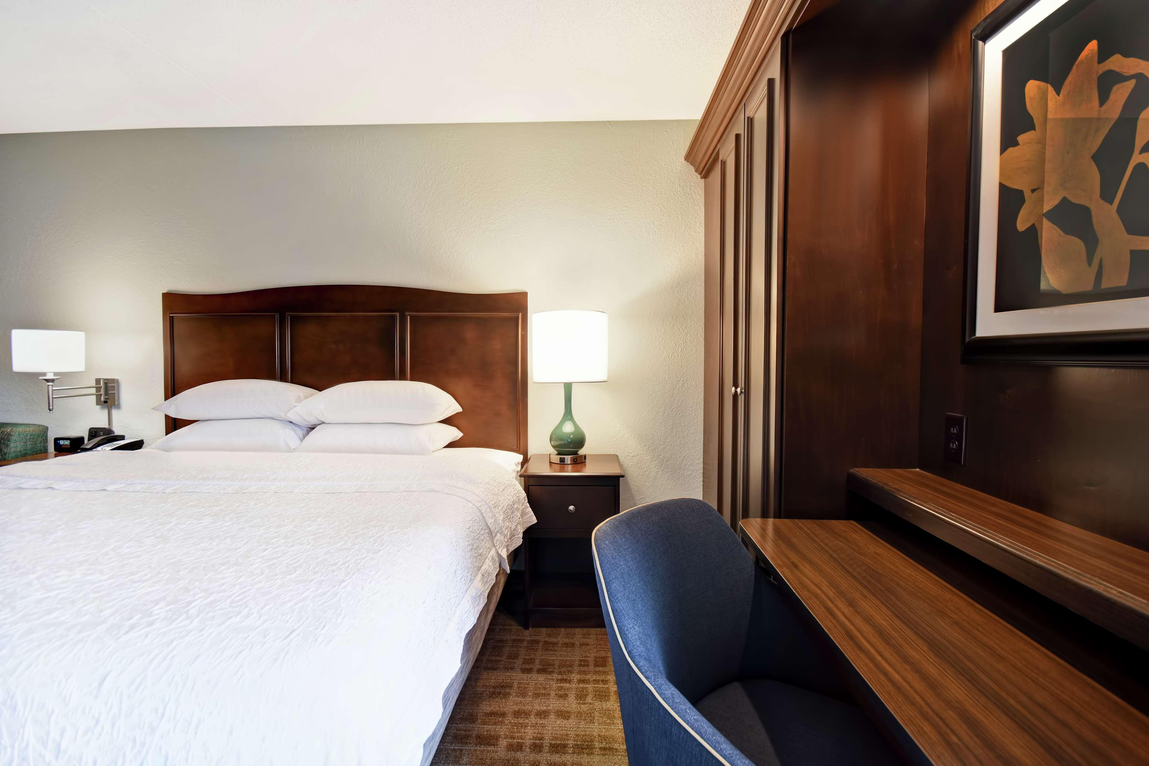 Hampton Inn Overland Park Exterior photo