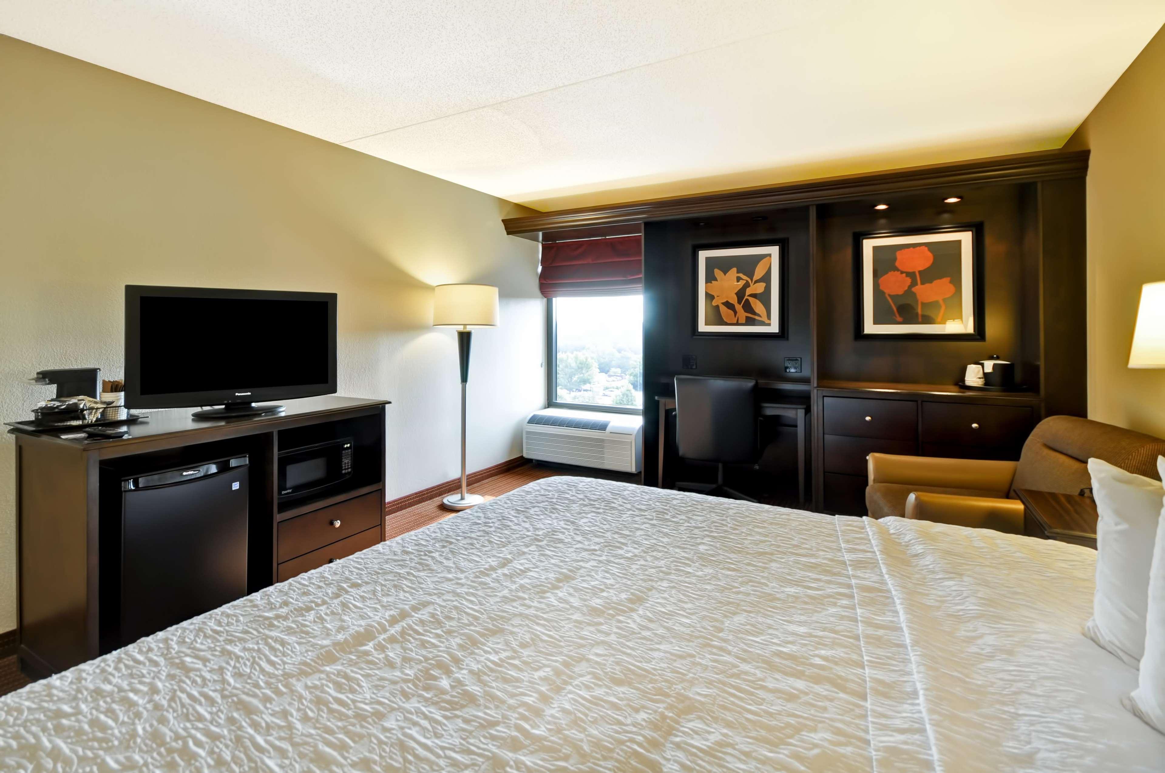 Hampton Inn Overland Park Exterior photo