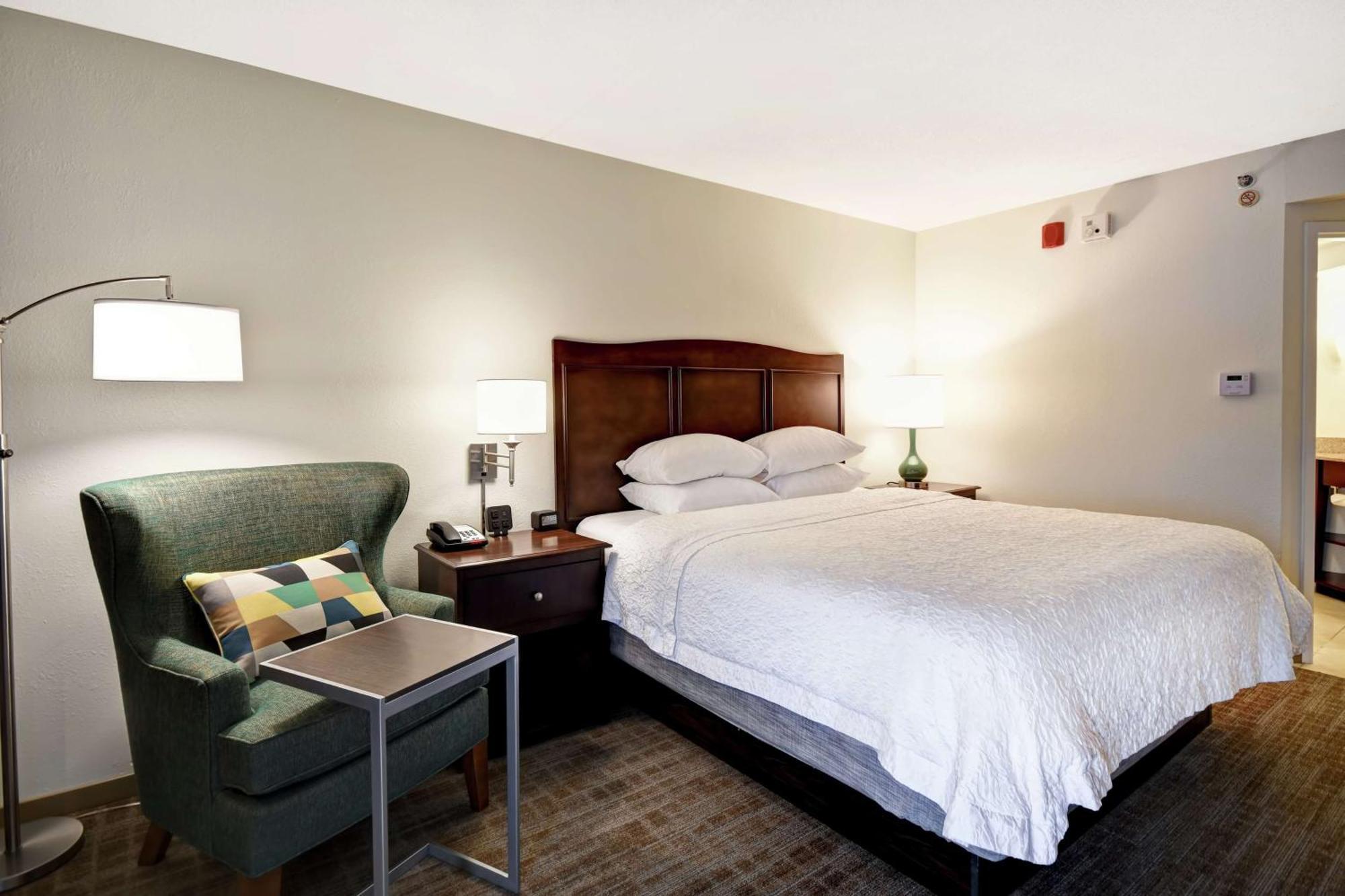 Hampton Inn Overland Park Exterior photo